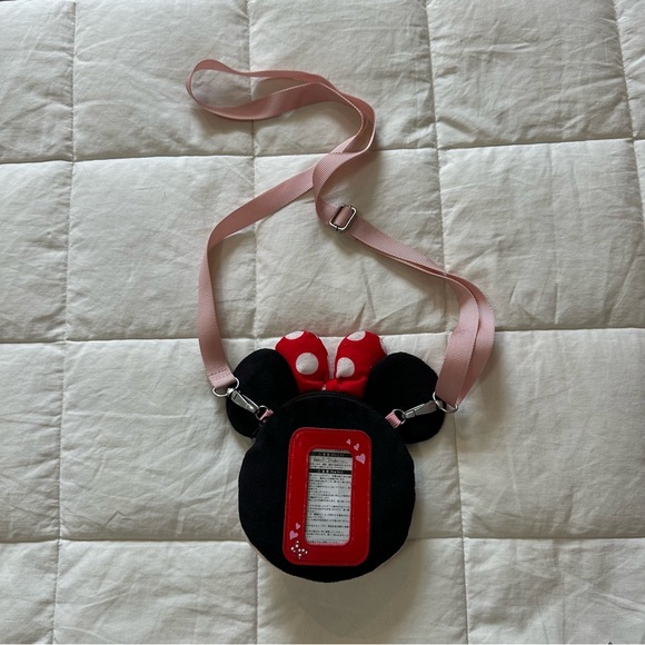 Tokyo Disney Resort Minnie Mouse Pass Case - Picture 2 of 9